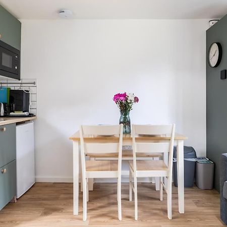 Апартаменты Salisbury Guest Annex Экстерьер фото